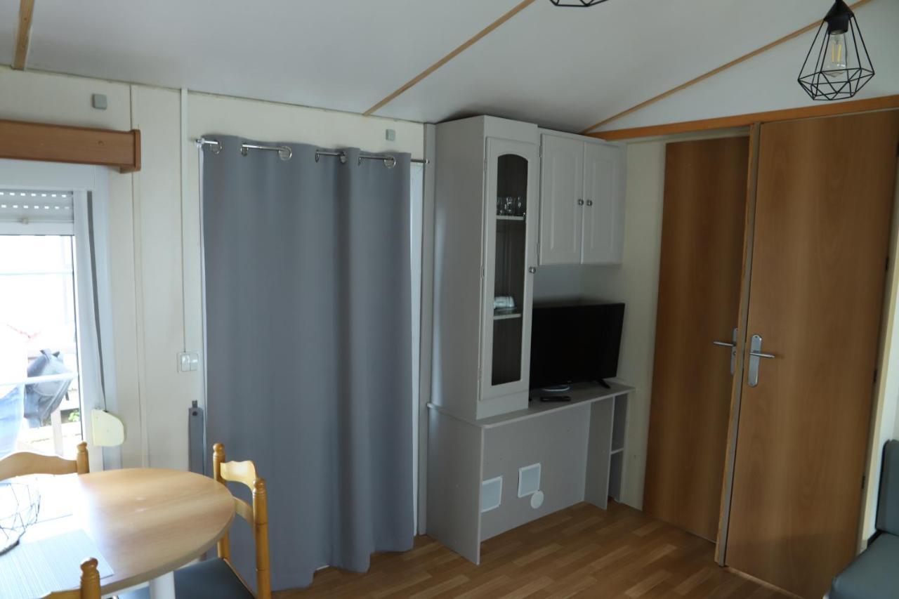 Aquahause Hotel Патайас Екстериор снимка